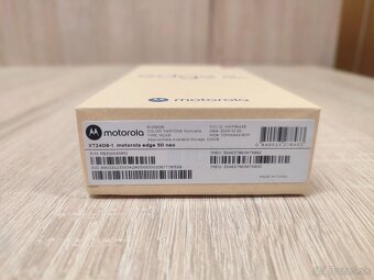 Motorola Edge 50 Neo 8GB/256GB RED, záruka do 1/2027 - 4