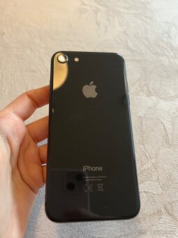 Predám iPhone 8 Black 64GB - 4