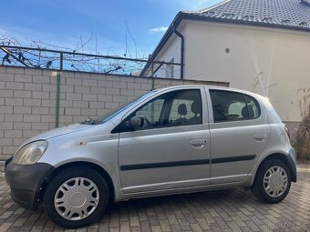 Toyota Yaris 1.0 5dv 50kw 2002 - 4