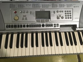 Predám zachovalé klávesy Yamaha PSR 450 - 4