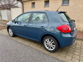 Toyota Auris 1,6b 133000km - 4