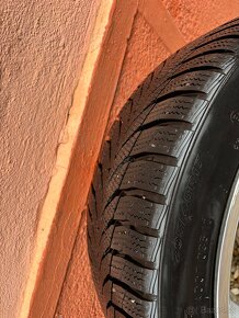 205/45R17 - 4