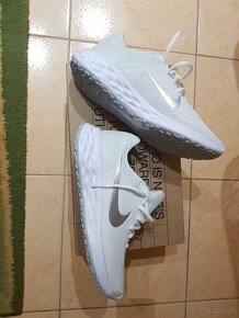 Nike Revolution 6  NN ... botasky tenisky - 4