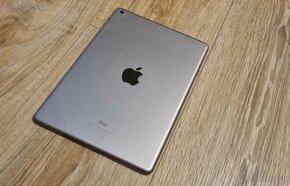 Apple iPad 5 gen 32gb - 4