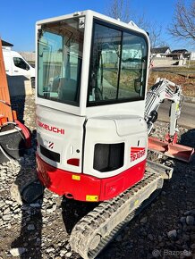 Takeuchi TB325r - 4