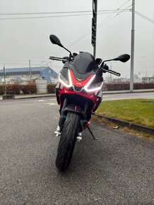 Aprilia Tuono 660 - 4