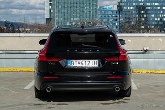 Volvo V60 D4 Momentum Pro AWD A/T - 4