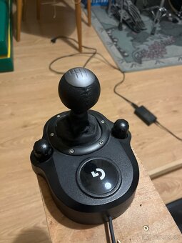 Predám Logitech volant, pedále a páku - 4