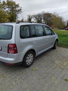 Volkswagen touran 1.9 TDI rok výroby 2009 - 4