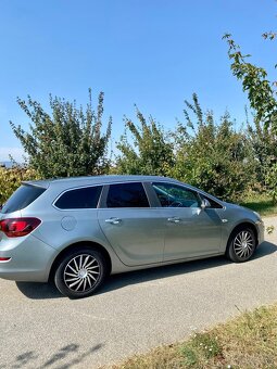 Opel Astra J 2012 - 4