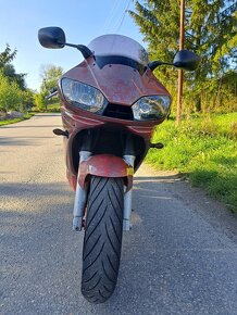 Yamaha R6 - 4