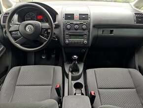 Volkswagen Touran - 4