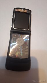 Motorola Razr V3 top stav - 4