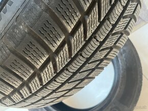 Predám 2x zimné pneu Continentál 235/60r 18 XL 107 - 4