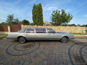 Lincoln Town Car 1988  limo   7,5 m - 4