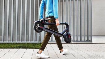 Xiaomi kolobežka M365 Electric Scooter Black - 4