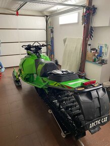 Snežný skúter Arctic Cat Hardcore M8000 162 2017 - 4