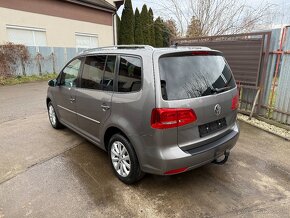 Volkswagen Touran 2.0 TDI Highline - 4