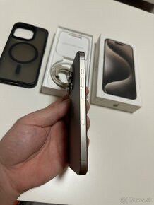 Predam vymenim Iphone 15 Pro 128GB Titanium v záruke - 4