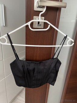 Crop top čierny Bershka XS - 4