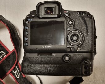 Canon 5D MarkIII + grip - 4