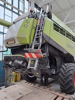 Claas Lexion 770TT,obilný kombajn Lexion 770,V1050,2015 - 4