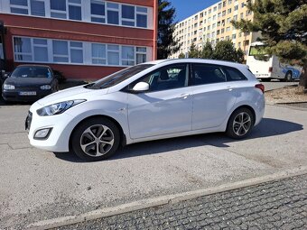 HYUNDAI i30 - 4