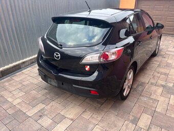 Predám Mazda 3---1.6i-benzin--77Kw-105Ps-org.-157200km - 4