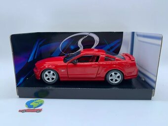 Ford Mustang GT 2006 1:24 Maisto - 4