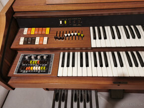 Darujem dvojmanualovy elektricky organ - varhany Viscont M50 - 4