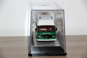 Volkswagen LT28 Minibus Polícia 1975 1:43 PC - 4