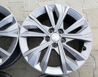 5x108 r17 peugeot - 4