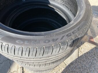 235/40 r19 PIRELLI  DOT 2018 cca 4,5 mm - 4