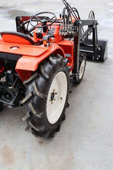 Traktor Kubota B1702 - 4