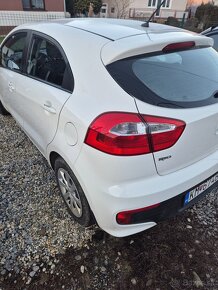 Kia rio 2015 - 4