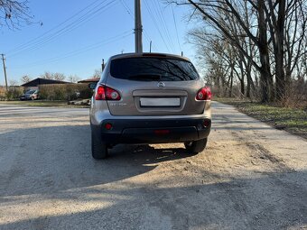 Nissan Qashqai 2.0i - 4