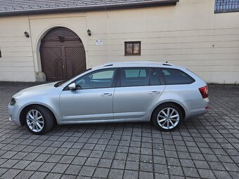 Škoda Octavia Combi 2.0 TDI DSG DVD ACC Koža R17 - 4