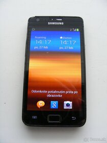 iPhone 4 a Samsung  SII I9100 a - 4