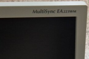 NEC 22 palcový MultiSync EA223WM - 4