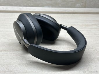 Bowers & Wilkins PX8, black - 4