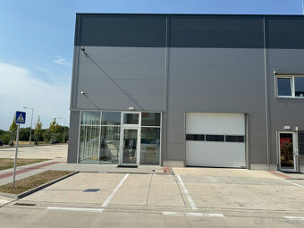 Prenájom obchodného priestoru 405m² vrátane kancelárii 122m² - 4