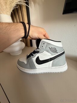 Nike air jordan 1 Grey detské 35 veľkosť - 4