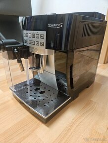 Delonghi kavovar  automatický ECAM22.360B - 4