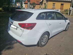 Kia Ceed SW combi 1.6 benzin rok 2013 - 4