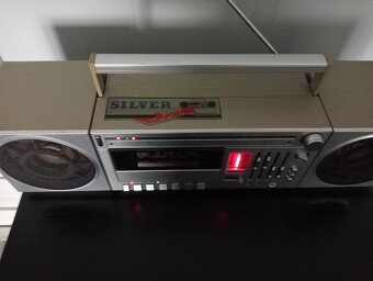 Prodám Japonský radiomagnetofon Silver SR5000 - 4