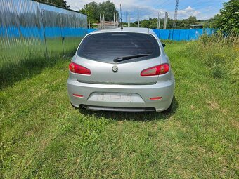 Rozpredám Alfa Romeo 147 1.9 jtd 85kw facelift - 4