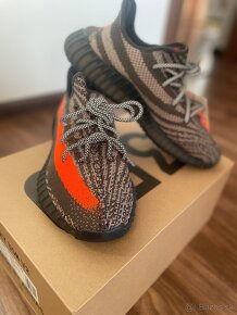 Yeezy 350 Carbon Beluga 43 1/3 - 4