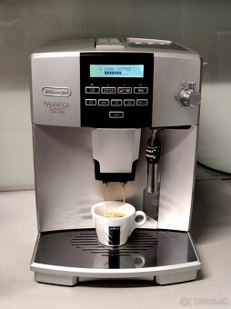 Predam kavovar Delonghi ECAM04.320 - 4