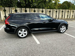 Volvo V60 CC CROSS COUNTRY PRO D4 AWD A/T 2.0l 140KW - 4