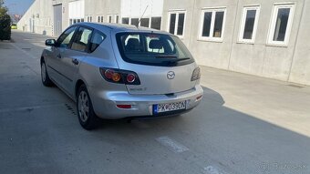 Predám mazda 3 1.4 benzín 62kw r.v2006 - 4